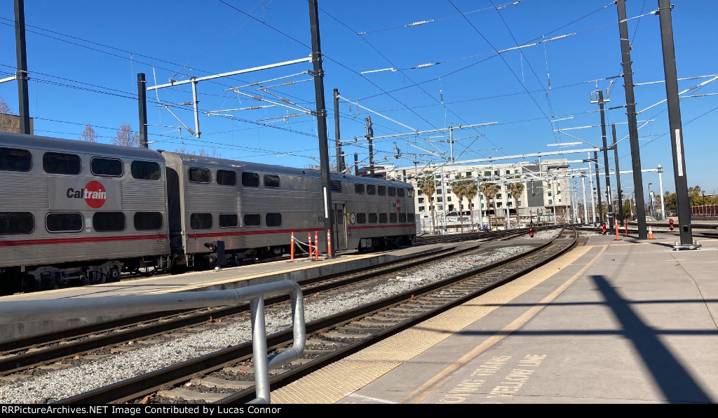 Caltrain 4025